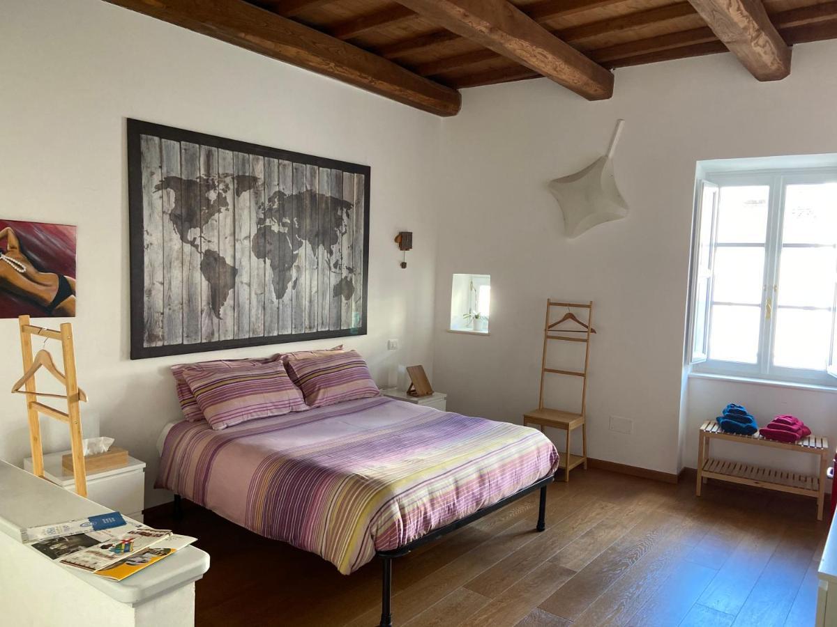 Palazzo Pica Alfieri Centro Storico Bed & Breakfast L'Aquila Ngoại thất bức ảnh