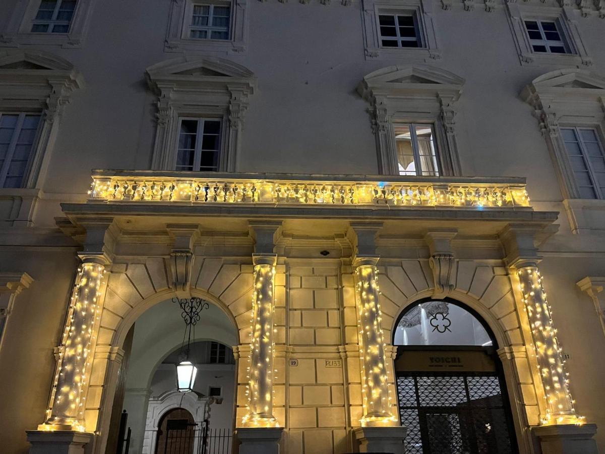 Palazzo Pica Alfieri Centro Storico Bed & Breakfast L'Aquila Ngoại thất bức ảnh